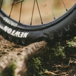 Goodyear Newton Trail Tubeless Front MTB Tyre Black 2.5" 27 -cykeldæk Eksport butik Goodyear Newton Trail Tubeless Front MTB Tyre Tyres Black GR 015 64 622 V002 R 2